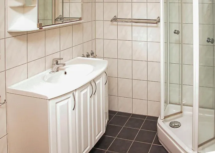 Vakantiehuis Stunning In With Sauna